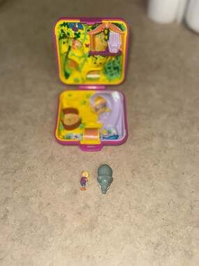 Vintage 1989 Polly Pocket Bluebird Wild Zoo World Compact with Figures